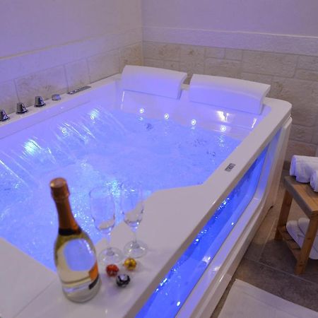 Suite Laurel Spa Con Idromassaggio Фазано Экстерьер фото