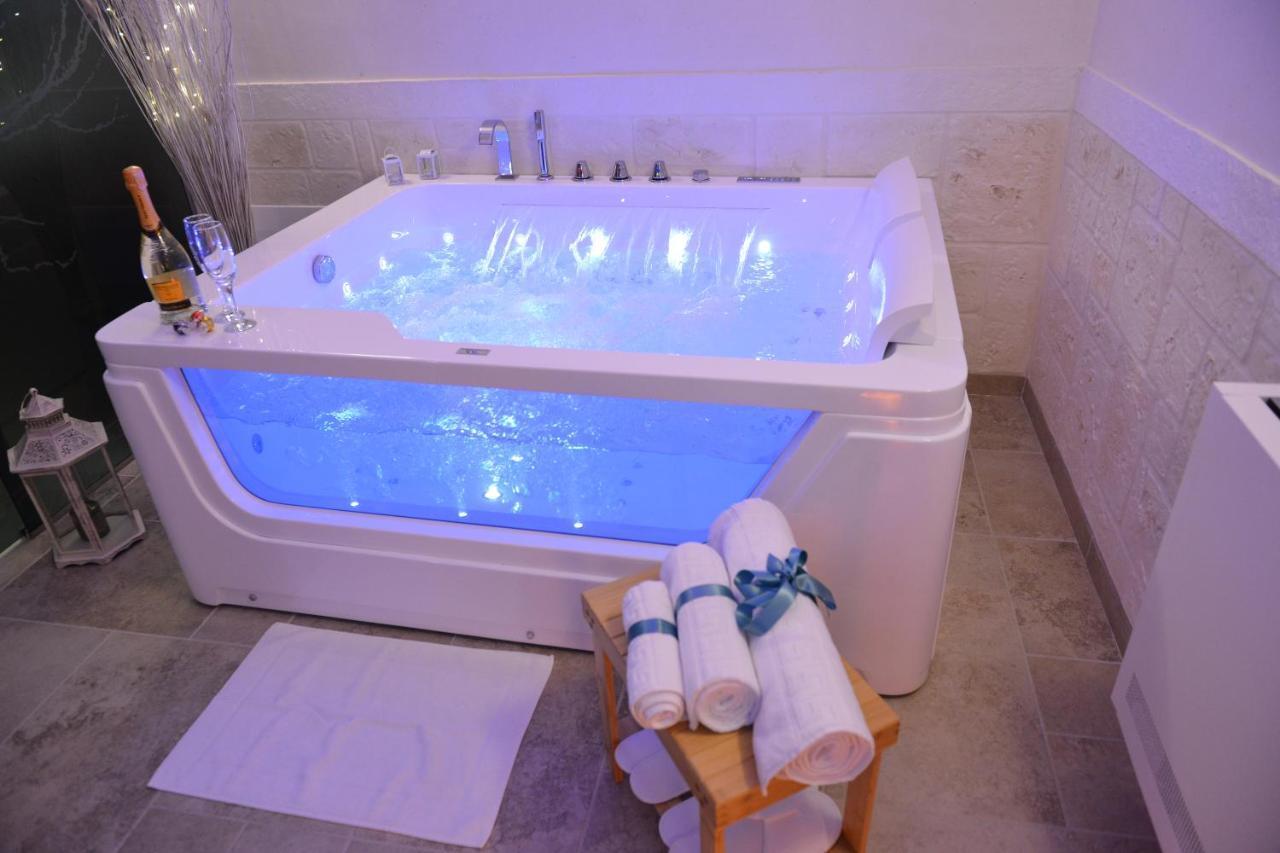 Suite Laurel Spa Con Idromassaggio Фазано Экстерьер фото